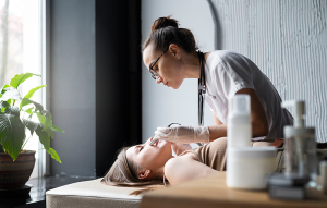 Chăm sóc da bí quyết giúp bạn luôn tươi trẻ hơn tuổi thật